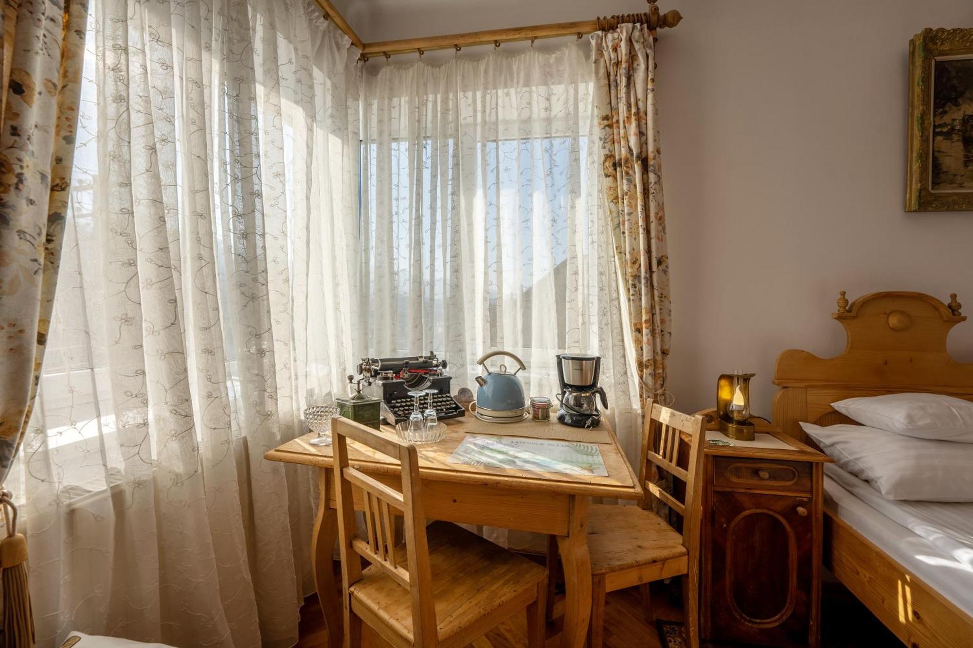 Bed and Breakfast Casa Szabo Сігішоара Номер фото